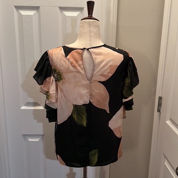 Happy X Nature Floral Flutter Sleeve Blouse - Picture 4 of 12